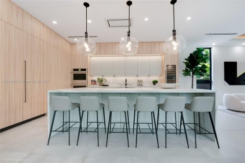 Villa ou maison à vendre à Miami, Floride: 5 chambres, 401.8 m2 № 1777831 - photo 11