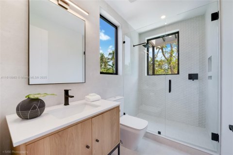 Villa ou maison à vendre à Miami, Floride: 5 chambres, 401.8 m2 № 1777831 - photo 23