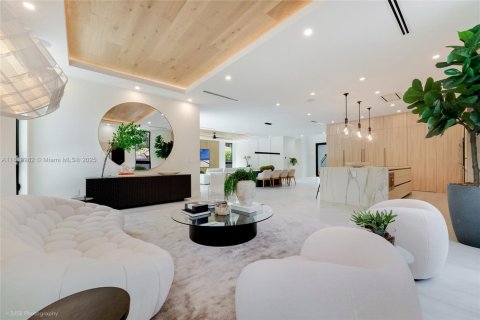 Villa ou maison à vendre à Miami, Floride: 5 chambres, 401.8 m2 № 1777831 - photo 8