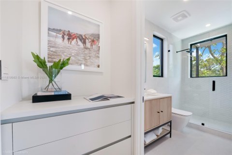Villa ou maison à vendre à Miami, Floride: 5 chambres, 401.8 m2 № 1777831 - photo 20