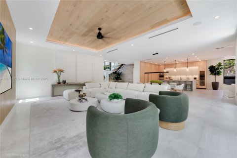 Villa ou maison à vendre à Miami, Floride: 5 chambres, 401.8 m2 № 1777831 - photo 5