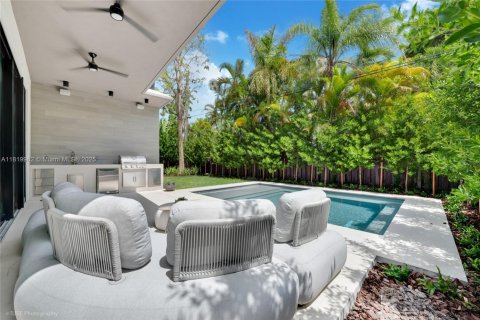 Villa ou maison à vendre à Miami, Floride: 5 chambres, 401.8 m2 № 1777831 - photo 29