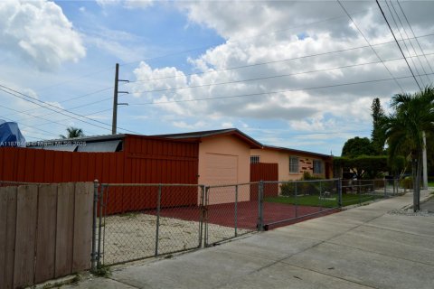 Villa ou maison à vendre à Hialeah, Floride: 3 chambres, 96.62 m2 № 1927200 - photo 5