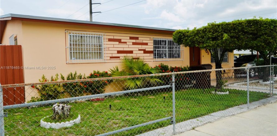 Villa ou maison à Hialeah, Floride 3 chambres, 96.62 m2 № 1927200