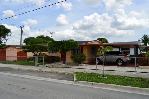 Villa ou maison à vendre à Hialeah, Floride: 3 chambres, 96.62 m2 № 1927200 - photo 4