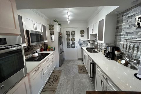 Copropriété à vendre à Miami, Floride: 2 chambres, 136.57 m2 № 2061461 - photo 13