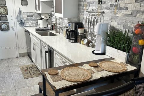 Copropriété à vendre à Miami, Floride: 2 chambres, 136.57 m2 № 2061461 - photo 4