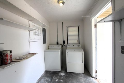 Appartement à louer à Zephyrhills, Floride: 2 chambres, 78.97 m2 № 2103802 - photo 15