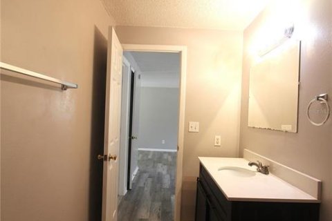 Appartement à louer à Zephyrhills, Floride: 2 chambres, 78.97 m2 № 2103802 - photo 8