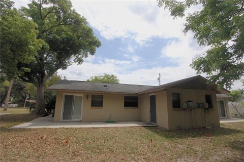 Appartement à louer à Zephyrhills, Floride: 2 chambres, 78.97 m2 № 2103802 - photo 12