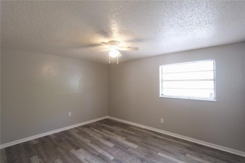 Appartement à louer à Zephyrhills, Floride: 2 chambres, 78.97 m2 № 2103802 - photo 9