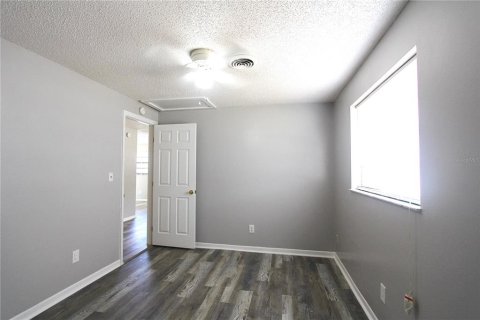 Appartement à louer à Zephyrhills, Floride: 2 chambres, 78.97 m2 № 2103802 - photo 6