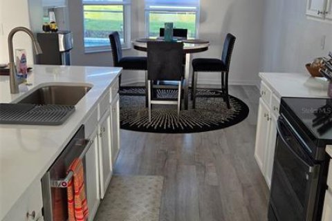 Villa ou maison à louer à Orlando, Floride: 5 chambres, 252.14 m2 № 2424229 - photo 6