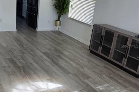 Villa ou maison à louer à Orlando, Floride: 5 chambres, 252.14 m2 № 2424229 - photo 15
