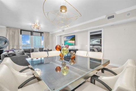 Купить кондоминиум в Форт-Лодердейл, Флорида 2 спальни, 198.9м2, № 2009617 - фото 17