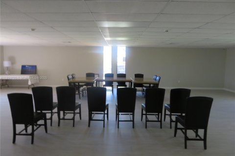 Снять в аренду кондоминиум в Майами, Флорида 2 спальни, 89.65м2, № 1953347 - фото 13