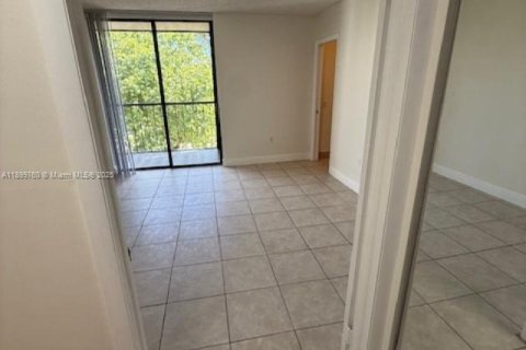 Снять в аренду кондоминиум в Майами, Флорида 2 спальни, 89.65м2, № 1953347 - фото 27