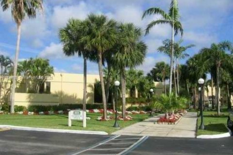 Снять в аренду кондоминиум в Майами, Флорида 2 спальни, 89.65м2, № 1953347 - фото 5