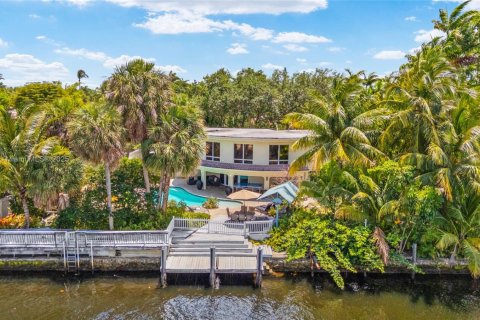 House in Wilton Manors, Florida 7 bedrooms, 340.86 sq.m. № 1954026 - photo 3