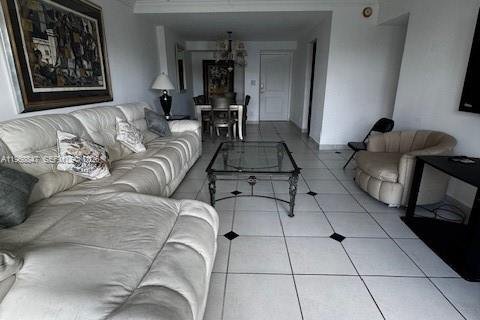 Copropriété à louer à Sunny Isles Beach, Floride: 2 chambres, 126.07 m2 № 2080763 - photo 4