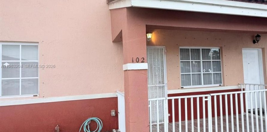 Кондоминиум с 2 спальнями в Хайалиа, Флорида № 2059144