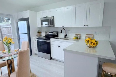 Купить кондоминиум в Хайалиа, Флорида 2 спальни, 89.19м2, № 2059144 - фото 3