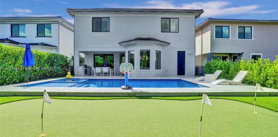 House in Parkland, Florida 5 bedrooms, 314.38 sq.m. № 1874813