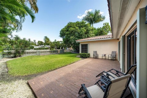 House in Miami Beach, Florida 3 bedrooms, 262.73 sq.m. № 2014733 - photo 26