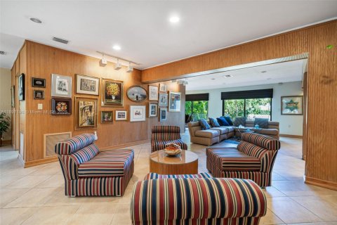 House in Miami Beach, Florida 3 bedrooms, 262.73 sq.m. № 2014733 - photo 11