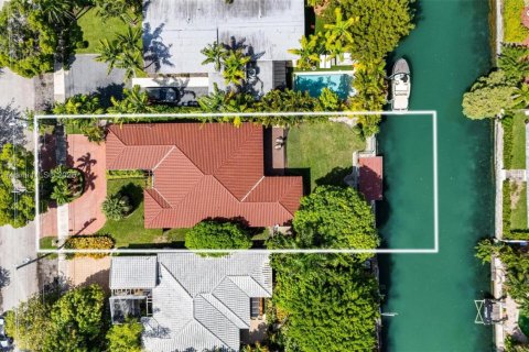 House in Miami Beach, Florida 3 bedrooms, 262.73 sq.m. № 2014733 - photo 2