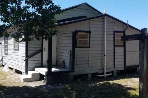 Propiedad comercial en alquiler en Fort Pierce, Florida, 2 dormitorios, 47.01 m2 № 1224455 - foto 1