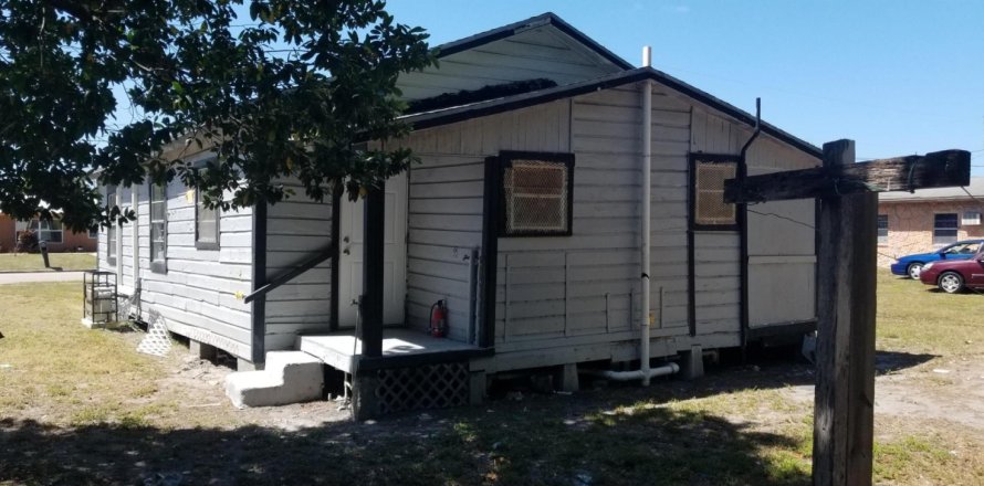 Propiedad comercial en Fort Pierce, Florida 2 dormitorios, 47.01 m2 № 1224455