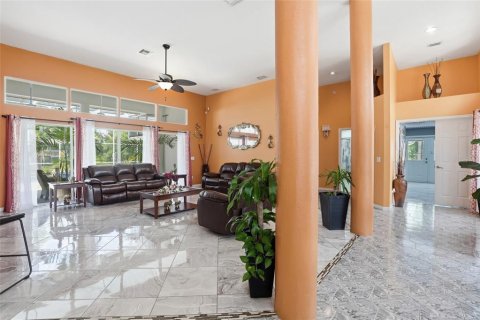 Villa ou maison à vendre à Punta Gorda, Floride: 4 chambres, 426.98 m2 № 2215769 - photo 7