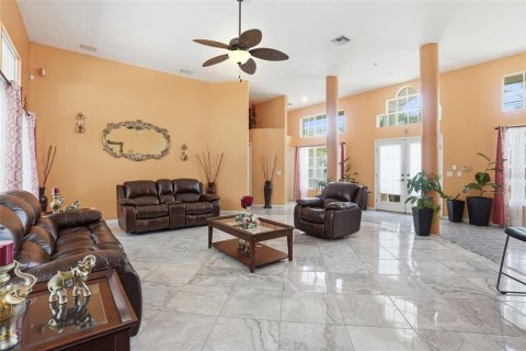 Villa ou maison à vendre à Punta Gorda, Floride: 4 chambres, 426.98 m2 № 2215769 - photo 9
