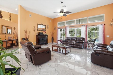 Villa ou maison à vendre à Punta Gorda, Floride: 4 chambres, 426.98 m2 № 2215769 - photo 6