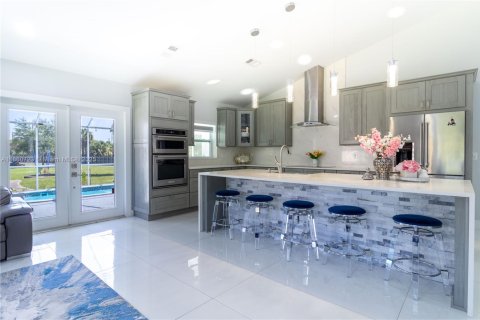 House in Naples, Florida 2 bedrooms, 155.33 sq.m. № 1891995 - photo 14