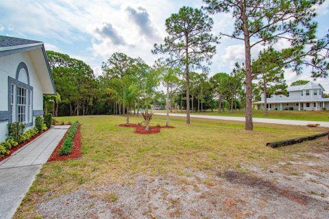 House in Loxahatchee Groves, Florida 3 bedrooms, 199.74 sq.m. № 1178598 - photo 1