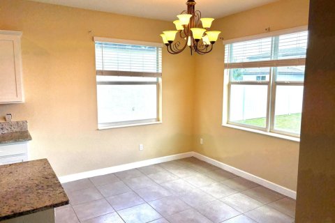 Villa ou maison à louer à Port St. Lucie, Floride: 3 chambres, 205.41 m2 № 2086252 - photo 4