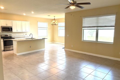 Villa ou maison à louer à Port St. Lucie, Floride: 3 chambres, 205.41 m2 № 2086252 - photo 2
