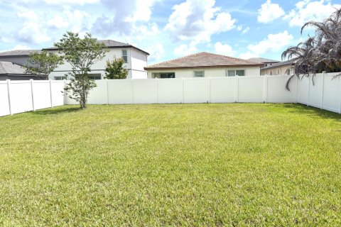 Villa ou maison à louer à Port St. Lucie, Floride: 3 chambres, 205.41 m2 № 2086252 - photo 18
