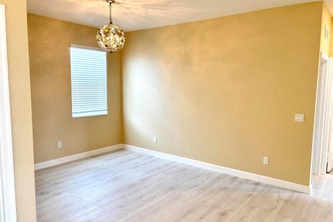 Villa ou maison à louer à Port St. Lucie, Floride: 3 chambres, 205.41 m2 № 2086252 - photo 9