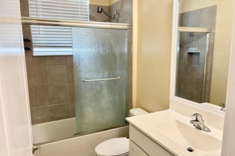 Villa ou maison à louer à Port St. Lucie, Floride: 3 chambres, 205.41 m2 № 2086252 - photo 16
