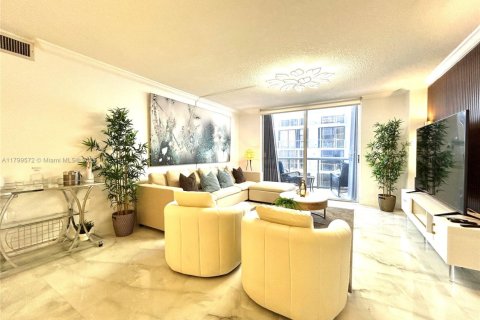 Condo in Miami Beach, Florida, 2 bedrooms  № 1888936 - photo 6
