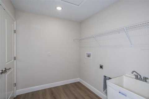 Casa en venta en San Antonio, Florida, 5 dormitorios, 281.03 m2 № 1686429 - foto 17
