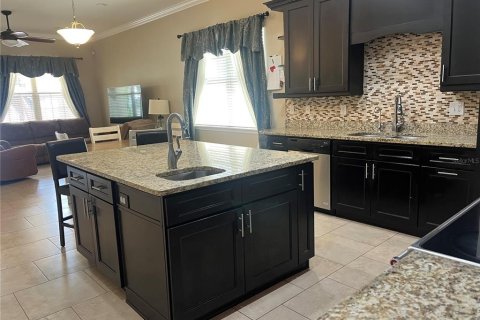 Casa en venta en Tampa, Florida, 4 dormitorios, 205.96 m2 № 1855884 - foto 3