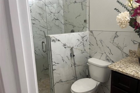 Casa en venta en Tampa, Florida, 4 dormitorios, 205.96 m2 № 1855884 - foto 16