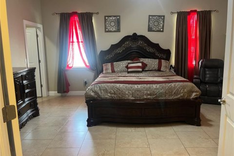 Casa en venta en Tampa, Florida, 4 dormitorios, 205.96 m2 № 1855884 - foto 11