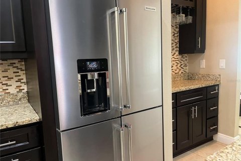 Casa en venta en Tampa, Florida, 4 dormitorios, 205.96 m2 № 1855884 - foto 5