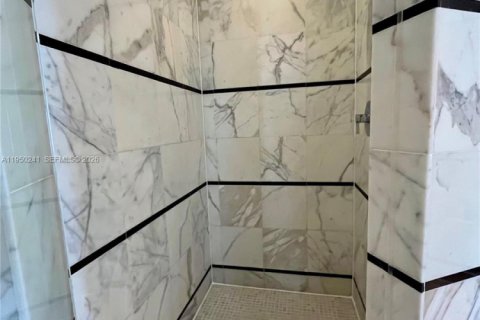 Купить кондоминиум в Майами-Бич, Флорида 57.6м2, № 2006744 - фото 11