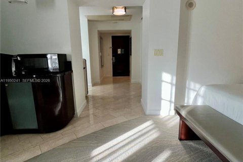 Купить кондоминиум в Майами-Бич, Флорида 57.6м2, № 2006744 - фото 13